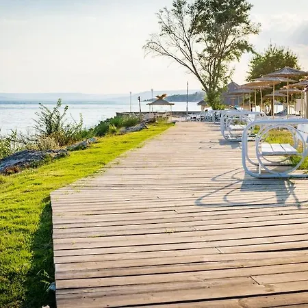 Paradise Corner - 2 Bedroom Ground Floor Appartement *