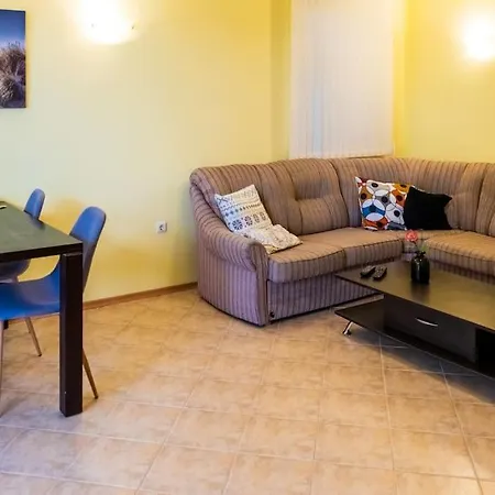 Paradise Corner - 2 Bedroom Ground Floor *