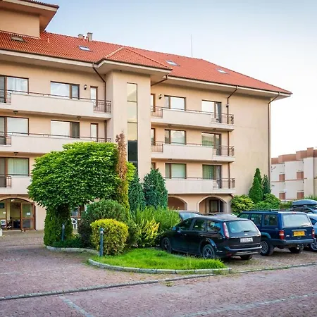 Apartment Paradise Corner - Spacious 2br Ground Floor Topola