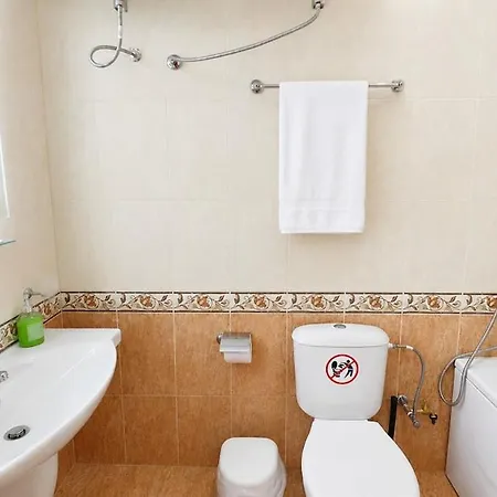 Paradise Corner - Spacious 2br Ground Floor *