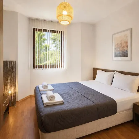Paradise Corner - Spacious 2br Ground Floor Topola