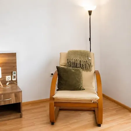Paradise Corner - Spacious 2br Ground Floor * Topola