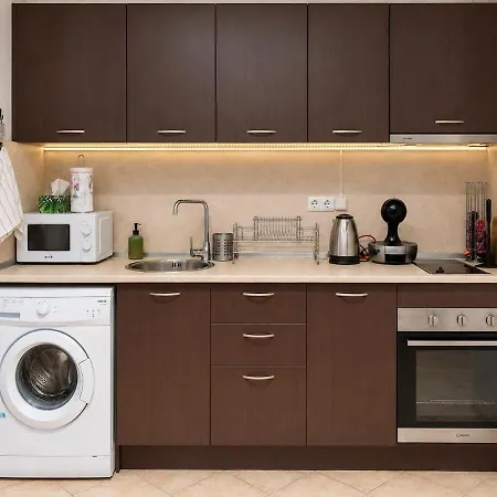 Apartment Paradise Corner - Spacious 2br Ground Floor