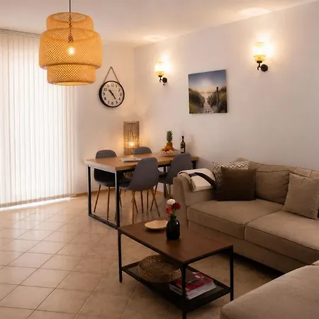 Apartment Paradise Corner - Spacious 2br Ground Floor *